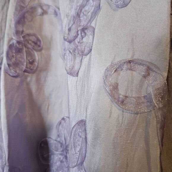 Lavender Embroidered Women's Cropped Pants - Picture 2 of 4
